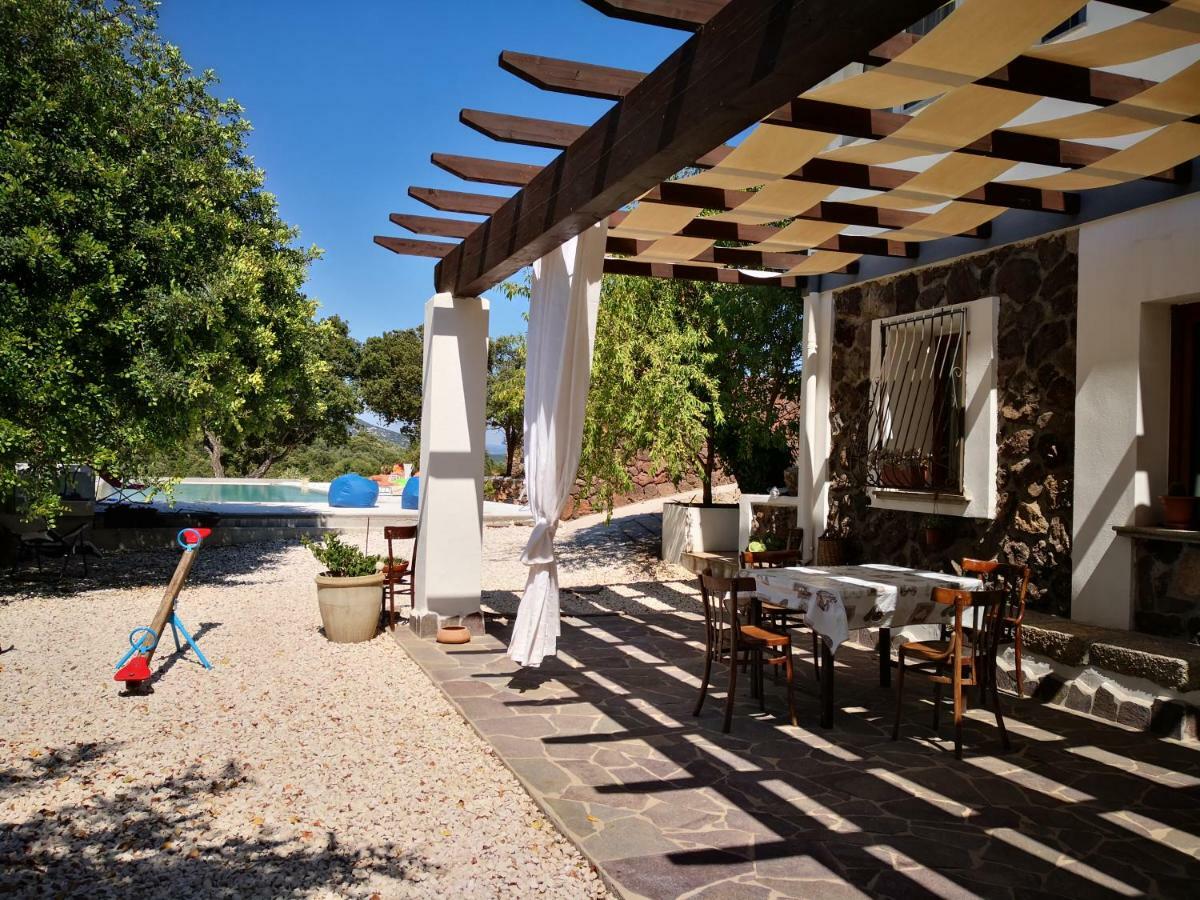 Camera Familiare con Vista Giardino